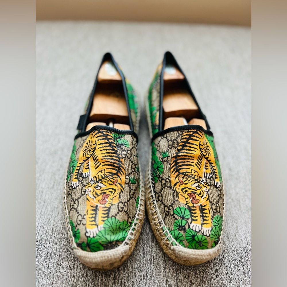 Gucci espadrille flats for men well maintained. US Size 10 / EU Size 43